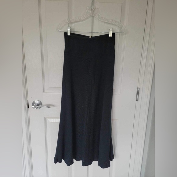 Black Maxi Long Skirt Small Size Preloved - Picture 1 of 5